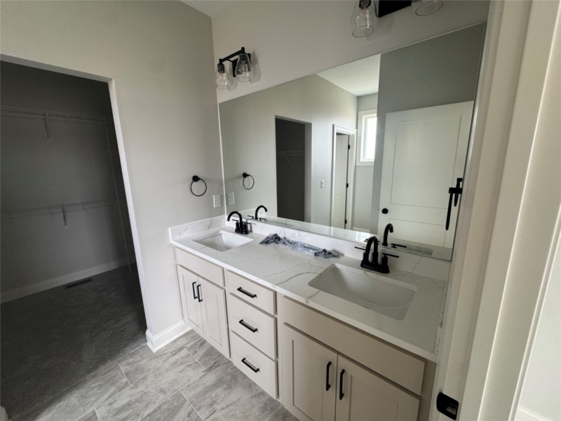 New Available Homes for sale at 1637 22nd Ave SE in Altoona, IA