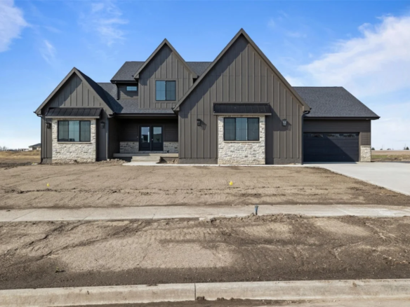 Available new construction home and move in ready homes for sale at 1812 NE Pine Lake Circle in Ankeny IA (1)