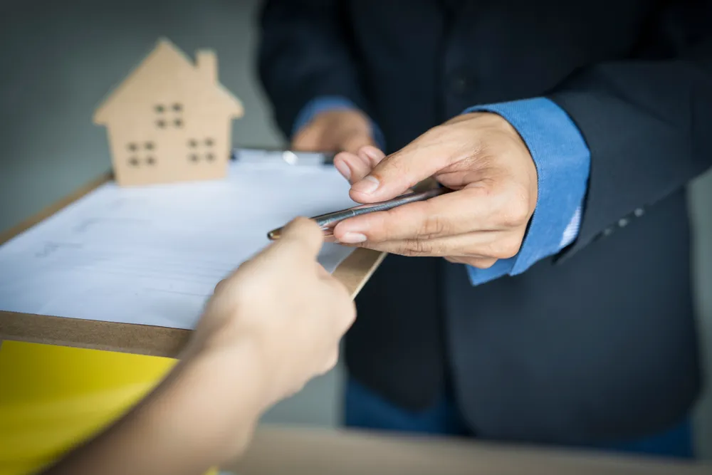 Questions to Ask Every Des Moines Builder Before You Sign