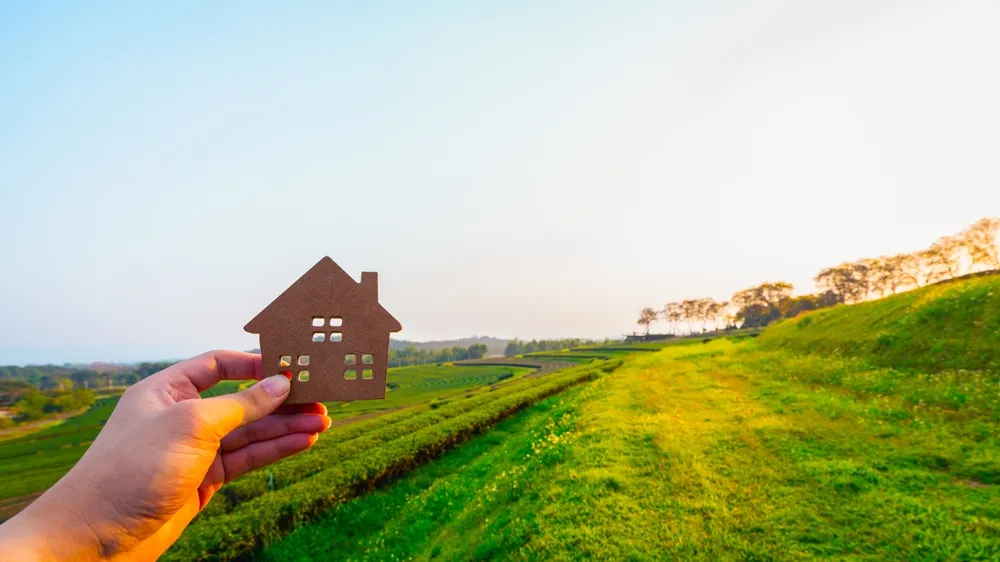 Why More Iowa Families Are Building in Smaller Communities Around Des Moines