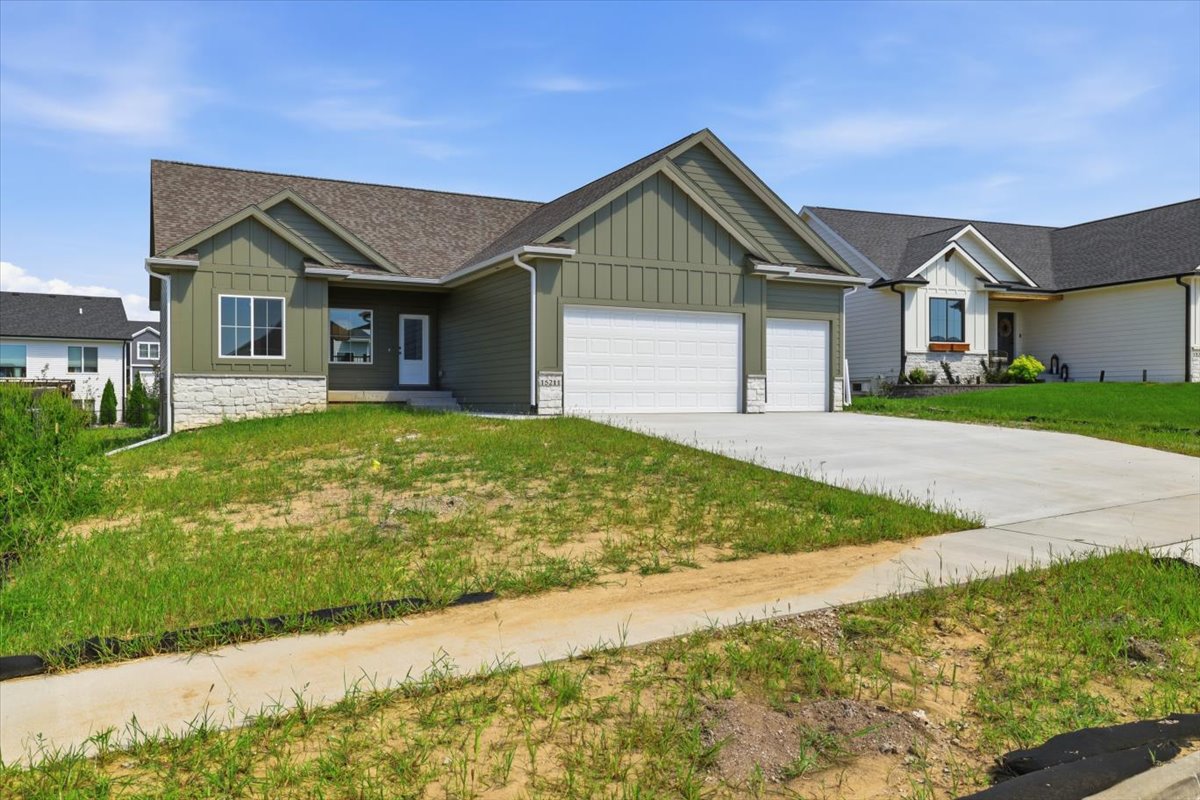 Available Homes and Move In ready home for sale at 15211 Springbrook Trl in Urbandale