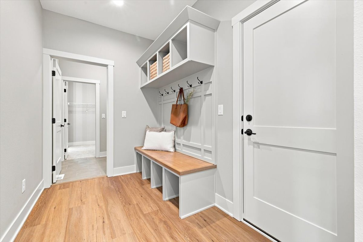 Available Homes and Move In ready home for sale at 15211 Springbrook Trl in Urbandale