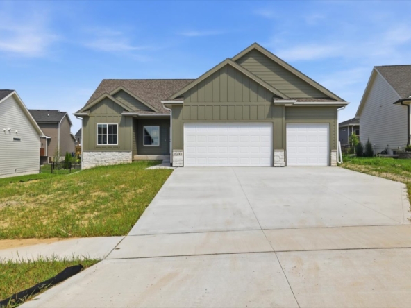 Available Homes and Move In ready home for sale at 15211 Springbrook Trl in Urbandale