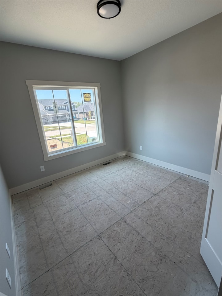 Move in Ready Homes and Available Homes for sale at 15211 Springbrook Trl in Urbandale, IA