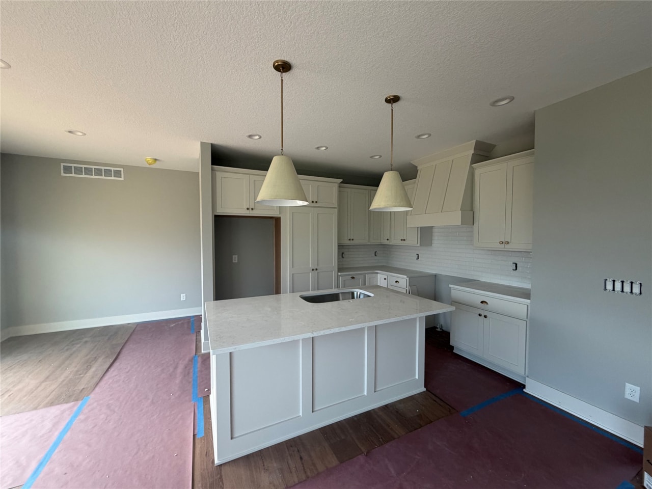 Move in Ready Homes and Available Homes for sale at 15211 Springbrook Trl in Urbandale, IA