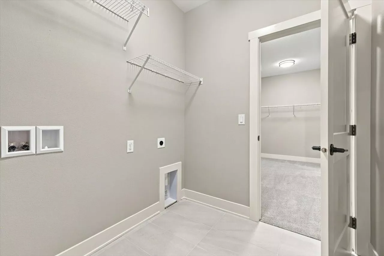 New construction homes for sale at 4280 3rd Ave SE in Altoona, IA