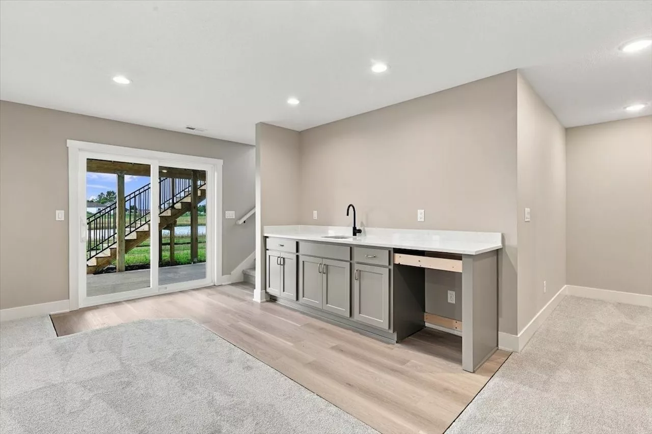New construction homes for sale at 4280 3rd Ave SE in Altoona, IA