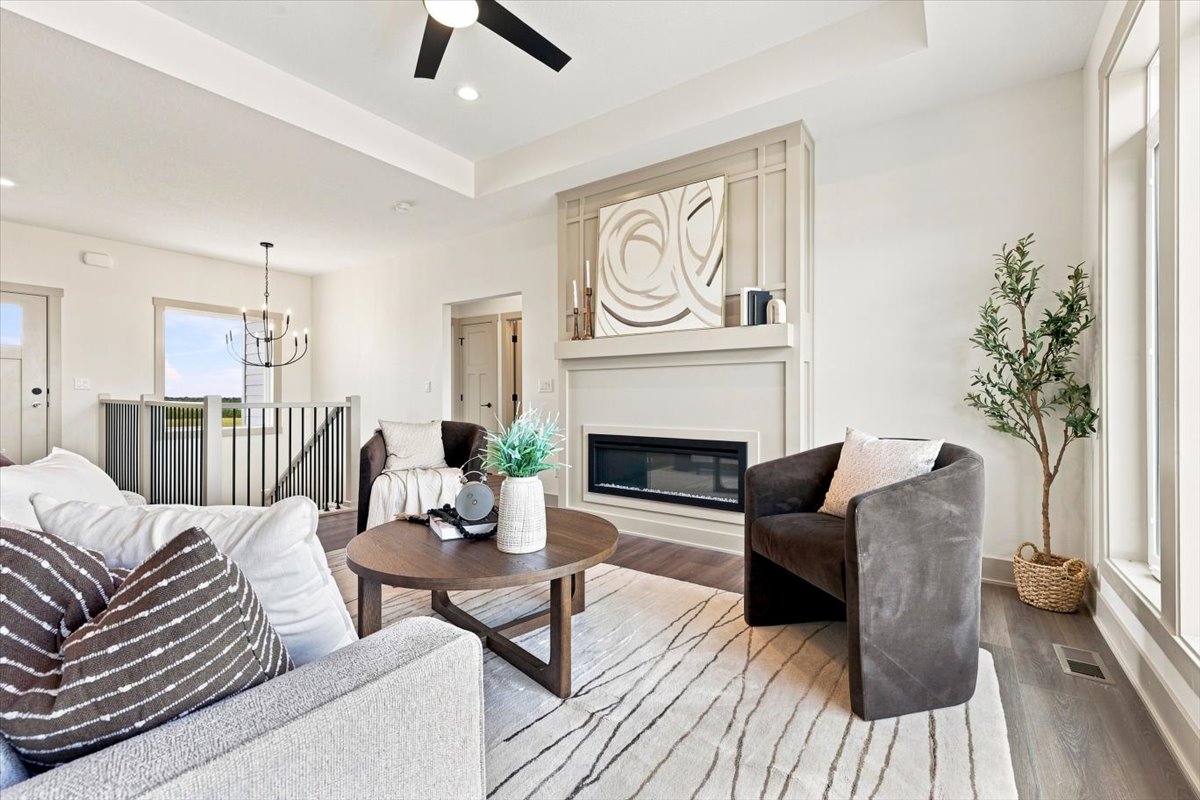 Available Homes and move in ready homes for sale at 4162 3rd Ave SE, Altoona, IA 50009