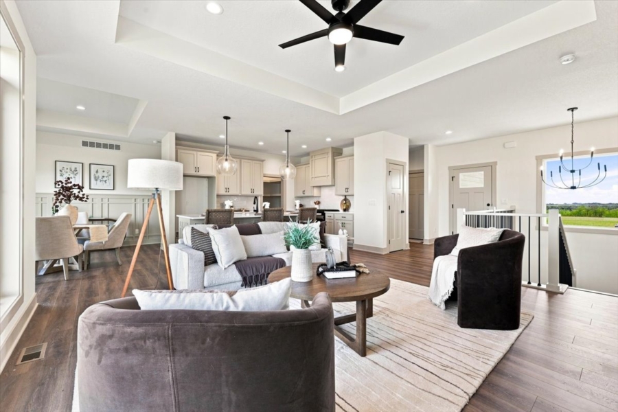 Available Homes and move in ready homes for sale at 4162 3rd Ave SE, Altoona, IA 50009