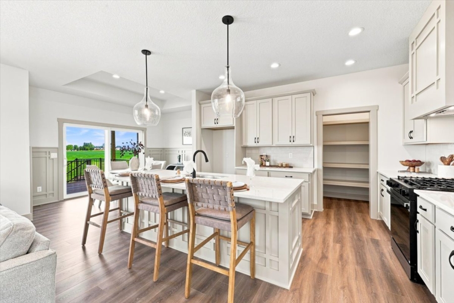 Available Homes and move in ready homes for sale at 4162 3rd Ave SE, Altoona, IA 50009