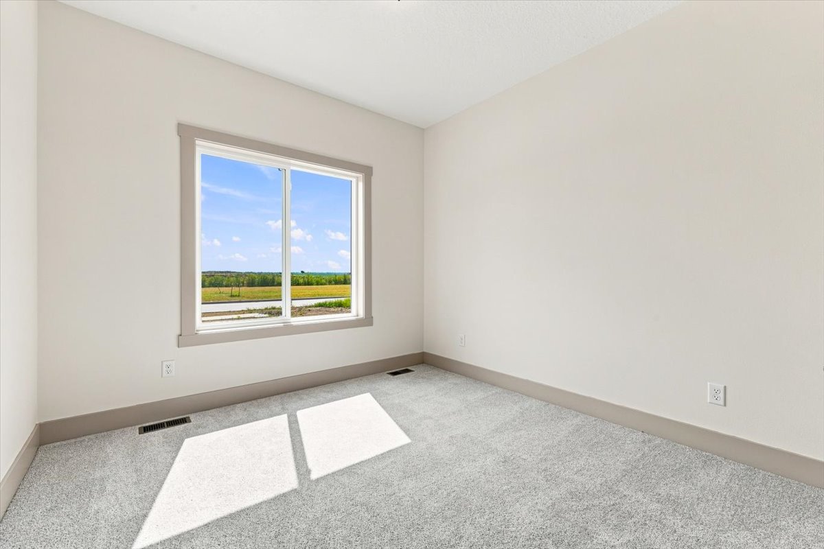 Available Homes and move in ready homes for sale at 4162 3rd Ave SE, Altoona, IA 50009