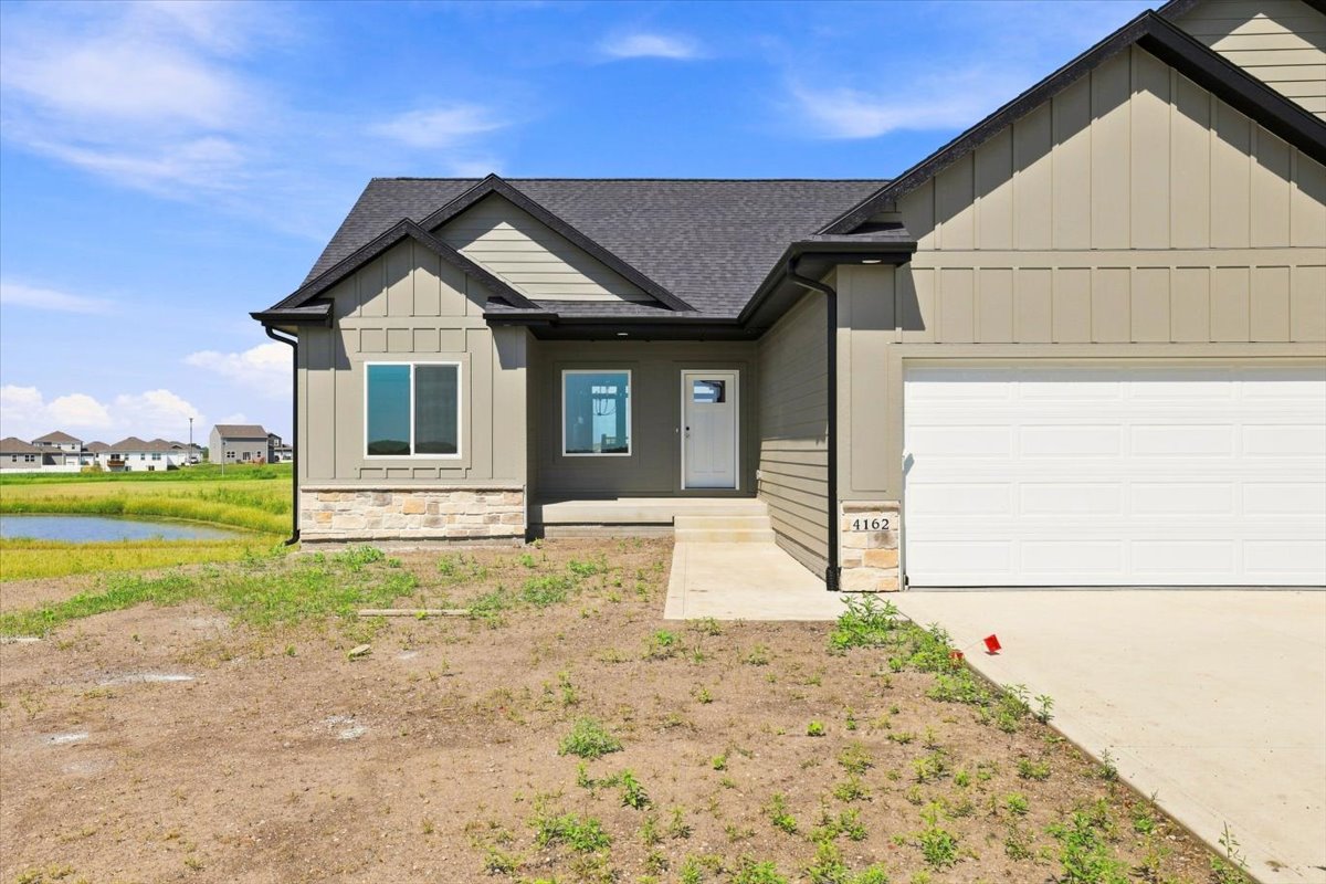 Available Homes and move in ready homes for sale at 4162 3rd Ave SE, Altoona, IA 50009