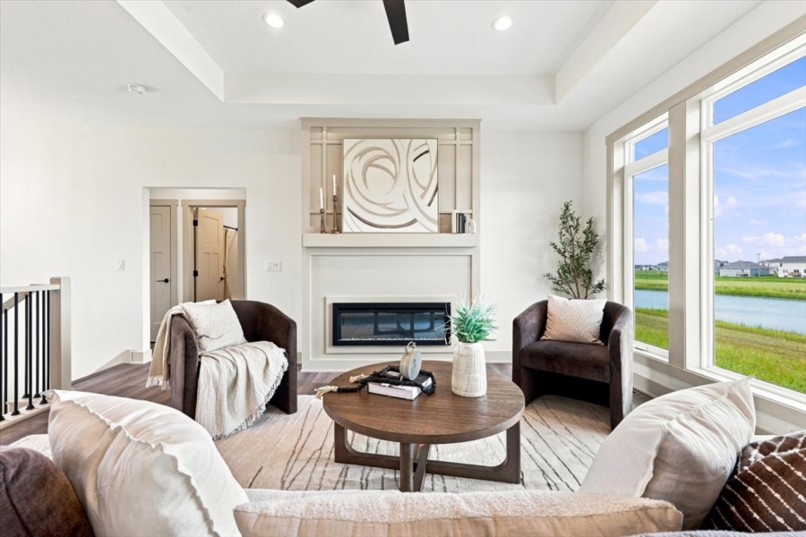 Available Homes and move in ready homes for sale at 4162 3rd Ave SE, Altoona, IA 50009